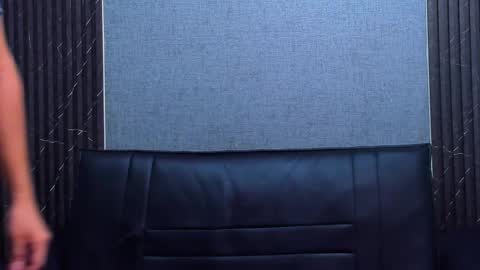 Snapshot of jacobsthorm chatting on 10/29/25, 03:20 jacobsthorm online show from 10/29/25, 03:20