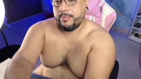 Snapshot of jacoob_woods chatting on 07/26/26, 10:00 daddy sir master bear online show from 07/26/26, 10:00