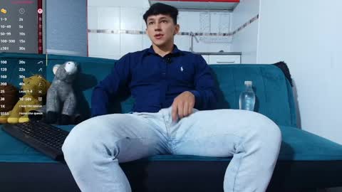 Snapshot of jacques_cardiet chatting on 04/24/26, 01:35 jacobo online show from 04/24/26, 01:35