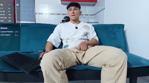 Snapshot of jacques_cardiet chatting on 05/26/26, 12:23 jacobo online show from 05/26/26, 12:23