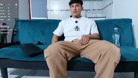 Snapshot of jacques_cardiet chatting on 06/04/26, 02:12 jacobo online show from 06/04/26, 02:12