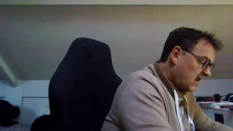 Snapshot of jacsfinestfantasy chatting on 10/24/25, 01:29 FineAndSimple online show from 10/24/25, 01:29