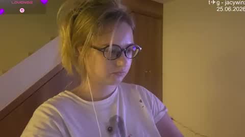 Snapshot of jacywinslat chatting on 06/25/26, 01:15 jacywinslat online show from 06/25/26, 01:15