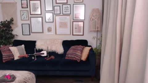 Jade online show from 02/04/25, 06:14