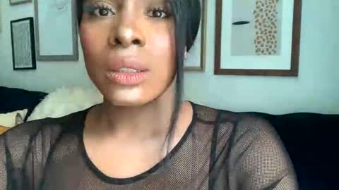 Jade online show from 10/08/25, 09:12