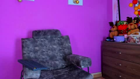 Snapshot of jade_brunnette chatting on 12/21/24, 08:21 Jade Brunete online show from 12/21/24, 08:21