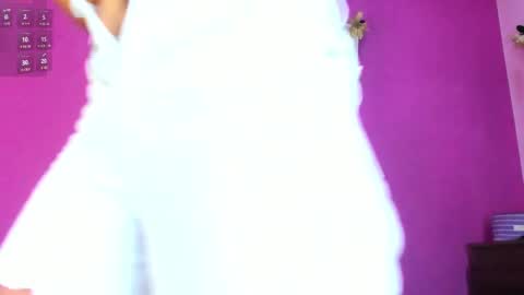 Snapshot of jade_brunnette chatting on 02/22/25, 08:31 Jade Brunete online show from 02/22/25, 08:31