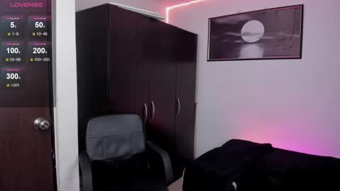 jade_candy21 online show from 03/04/25, 06:07