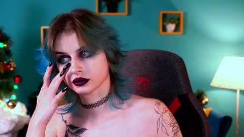 Snapshot of jade_castle chatting on 01/05/25, 03:02 jade_castle online show from 01/05/25, 03:02