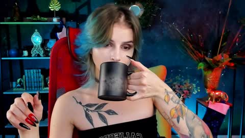 Snapshot of jade_castle chatting on 01/10/25, 02:23 jade_castle online show from 01/10/25, 02:23