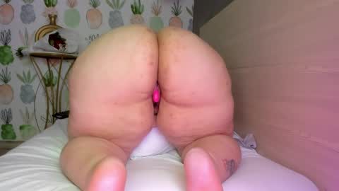 Snapshot of jade_cruz20 chatting on 01/17/25, 05:30 jade_cruz20 online show from 01/17/25, 05:30