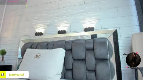 Snapshot of jade_heartt chatting on 11/01/25, 07:05 JADE online show from 11/01/25, 07:05