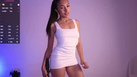 Snapshot of jade_paris chatting on 10/19/25, 08:26 Jade Paris online show from 10/19/25, 08:26