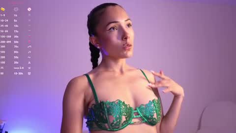 Snapshot of jade_paris chatting on 07/21/26, 06:21 Jade Paris online show from 07/21/26, 06:21
