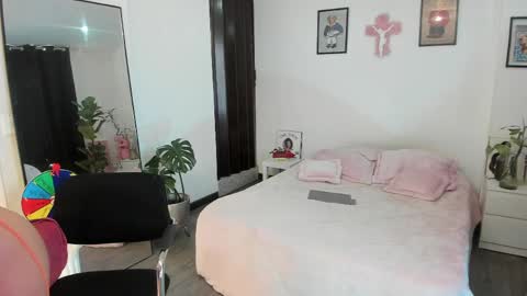 Jade  independent model online show from 04/10/26, 12:54