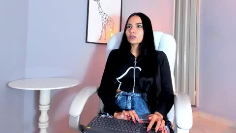 Snapshot of jade_scarllet chatting on 12/03/24, 03:41 karlla scarlet online show from 12/03/24, 03:41