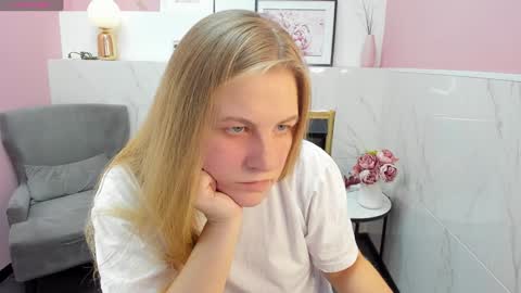 Jade online show from 12/04/24, 09:13