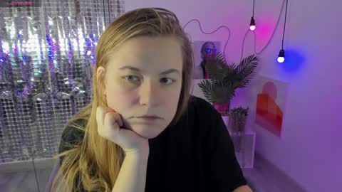 Jade online show from 12/15/24, 01:43