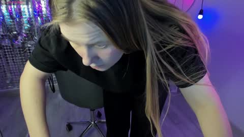 Jade online show from 12/15/24, 08:04