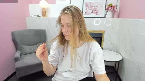 Jade online show from 12/21/24, 09:25