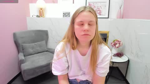 Jade online show from 01/09/25, 02:54