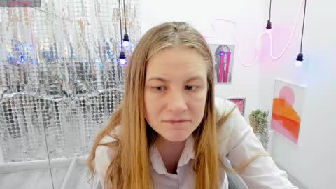 Jade online show from 01/10/25, 08:37