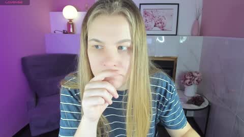 Jade online show from 01/11/25, 01:32