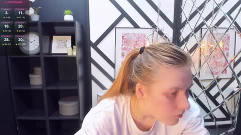 Jade online show from 02/08/25, 12:49