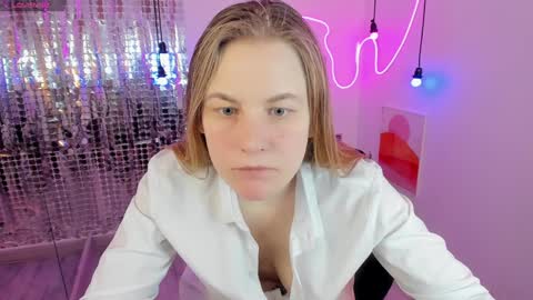 Jade online show from 02/08/25, 08:42