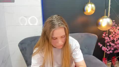 Jade online show from 02/16/25, 07:49