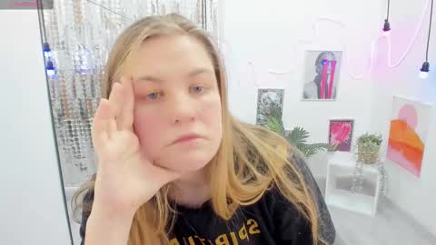 Jade online show from 02/21/25, 08:49