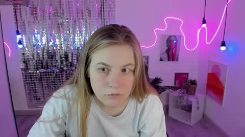 Jade online show from 03/09/25, 01:37