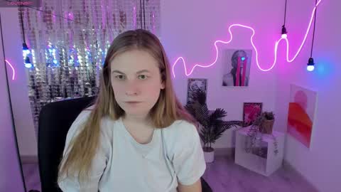 Jade online show from 03/09/25, 07:48