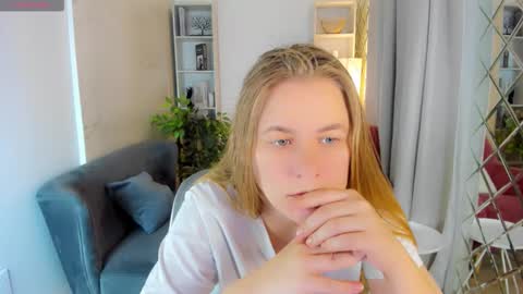 Jade online show from 09/13/25, 09:36