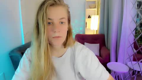 Jade online show from 09/19/25, 08:31