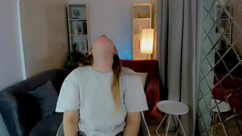 Jade online show from 10/10/25, 10:20