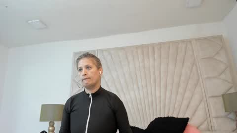 Jade  online show from 09/25/25, 11:36