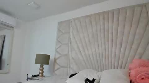 Jade  online show from 09/27/25, 11:15