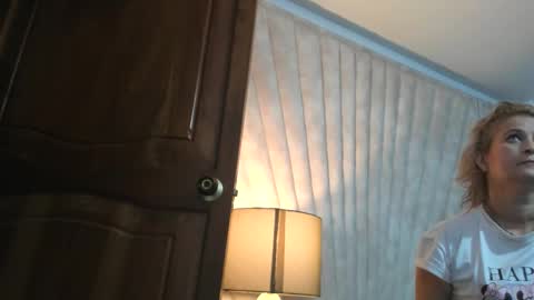 Jade  online show from 10/27/25, 10:08