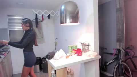 Snapshot of jade_ws chatting on 11/09/25, 12:20 Jade online show from 11/09/25, 12:20