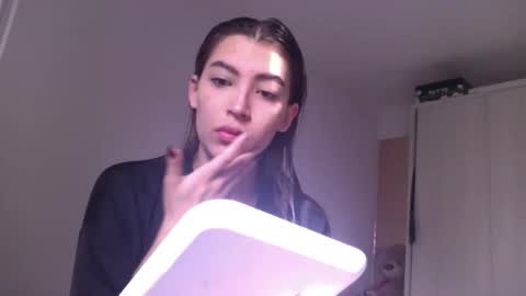 Jade online show from 06/07/26, 08:56