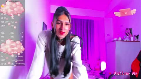 Jade Benett online show from 10/18/25, 02:47