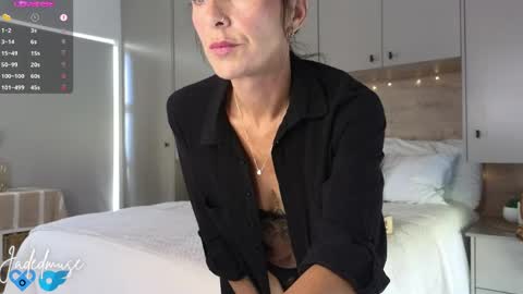 Jade online show from 04/13/26, 07:47