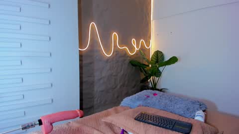 Snapshot of jadee__ chatting on 02/01/25, 02:05 jadee__ online show from 02/01/25, 02:05