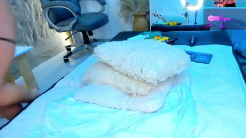 Snapshot of jadee__ chatting on 02/06/25, 07:45 jadee__ online show from 02/06/25, 07:45