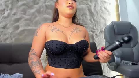 Snapshot of jadee__ chatting on 02/18/25, 05:53 jadee__ online show from 02/18/25, 05:53