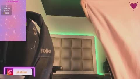 Snapshot of jadeestudios chatting on 09/29/25, 12:10 jadeestudios online show from 09/29/25, 12:10