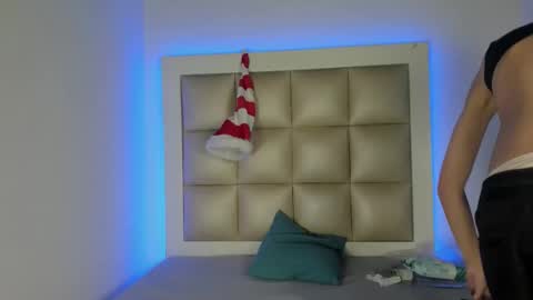 Snapshot of jadeestudios chatting on 12/04/25, 08:56 jadeestudios online show from 12/04/25, 08:56