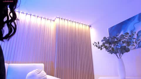 JADE EVANS online show from 12/11/24, 12:02