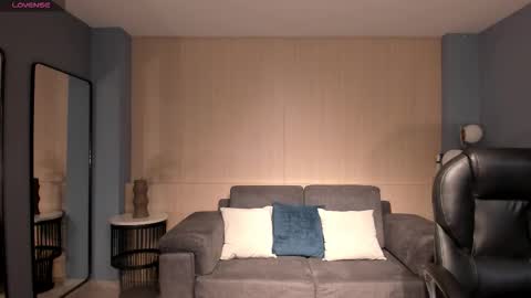 Snapshot of jadeevansx chatting on 02/16/26, 07:43 JADE EVANS online show from 02/16/26, 07:43